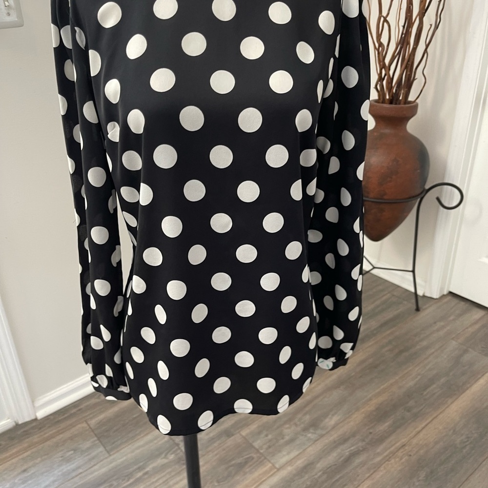 Ann Taylor Blouse Black and White Polka Dot Size 2 Scoop Neck Long Sleeve